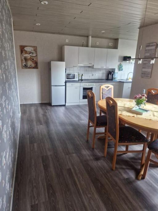 Gemuetliche 3-Zimmer-Wohnung, Zentral Gelegen Apensen Exterior foto